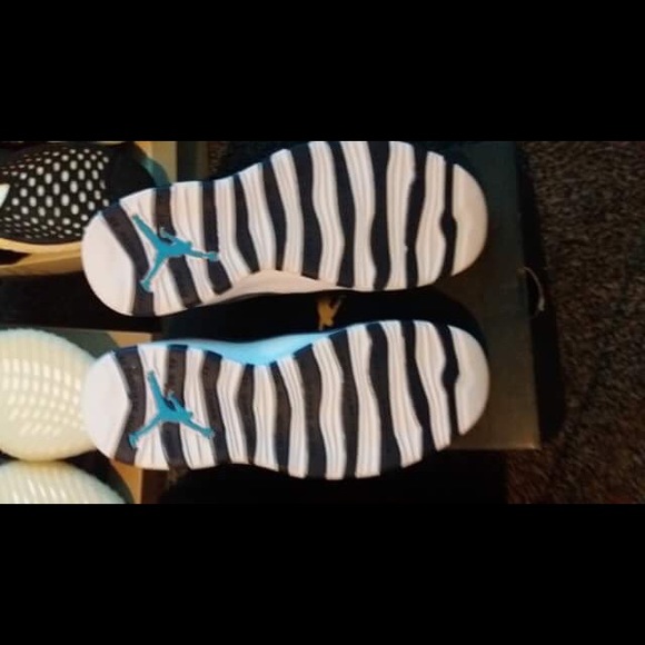 Adidas yeezy boost 350 v2 new 100% authentic - Picture 7 of 8